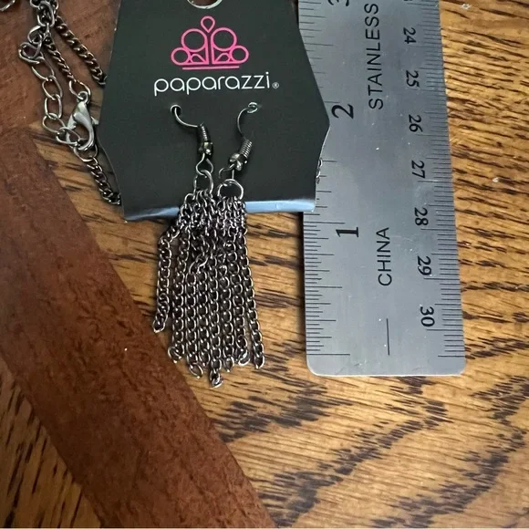 Paparazzi Gray Necklace and Earrings Set - Picture 7 of 7